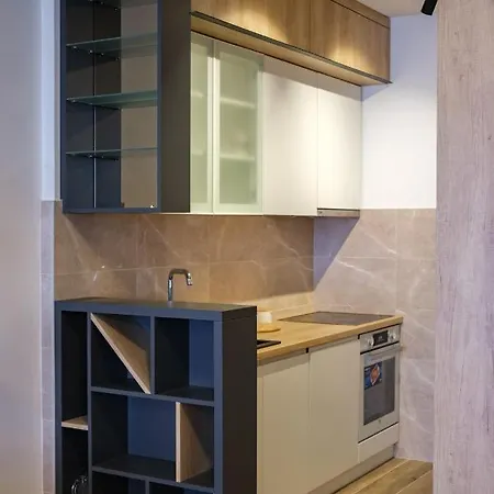Apartment Tower Seven *
